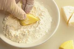 Рецепти та секрети приготування смаженого сиру – швидко та незвичайно Смажений сулугуні – рецепт із родзинкою